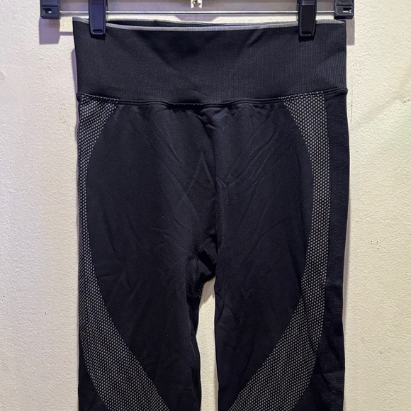 Pink  Black and Gray Leggings - Picture 1 of 5